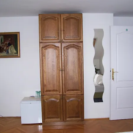 Guest house Julia Vendeghaz 3*